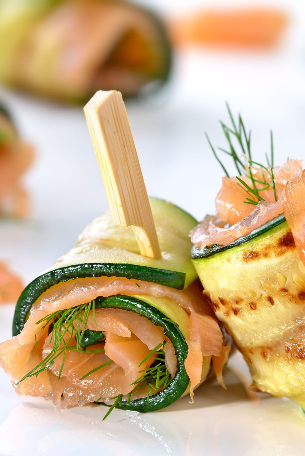 Zucchini-Lachs-Röllchen